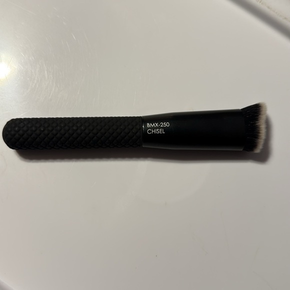 Moda Brush Pro Chisel Makeup Brush - Picture 5 of 8